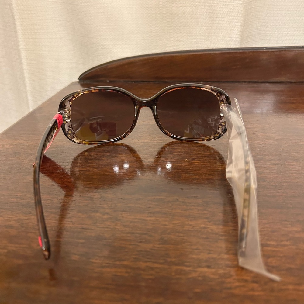 Betsey Johnson Black & Clear Leopard Patterned Sunglasses NWT - Picture 4 of 7